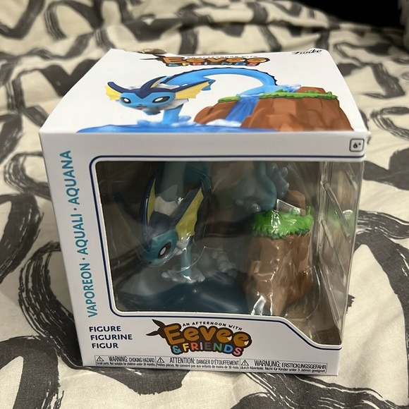 FUNKO An Afternoon with Eevee and Friends Pokémon Center Vaporeon Figure RARE💧 - Picture 2 of 4
